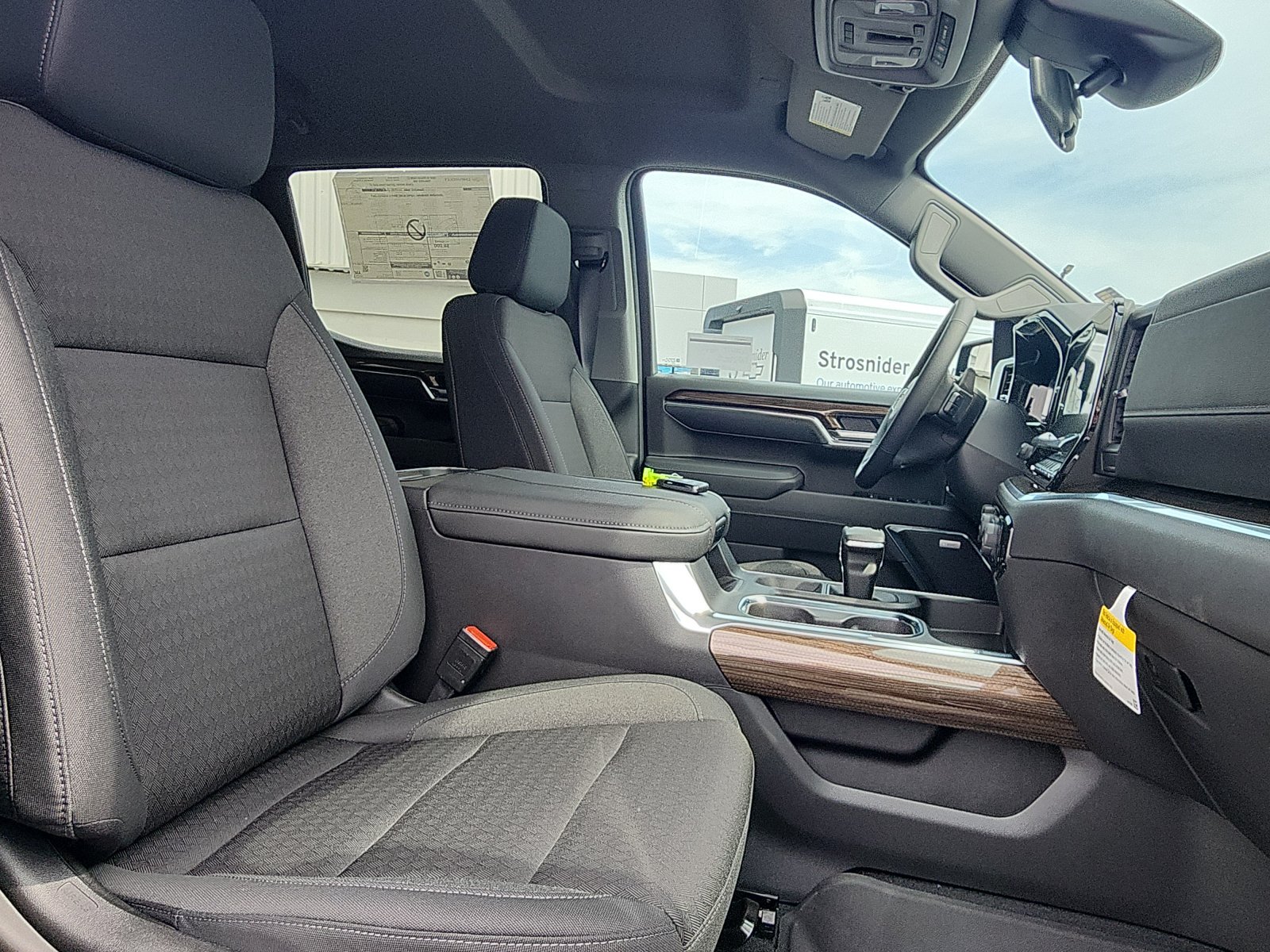 New 2026 Chevrolet Silverado 1500 LT Trail Boss w/ Convenience Package II AWD/4WD image 23