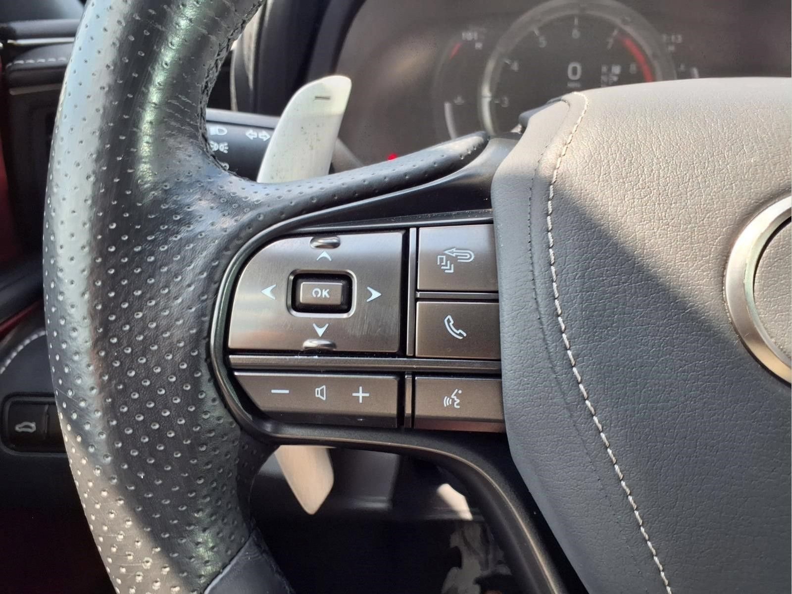 Used 2018 Lexus LC 500 Coupe w/ Sport Package RWD image 15