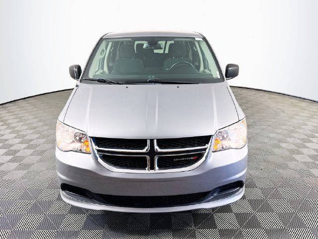 Used 2018 Dodge Grand Caravan SE w/ UConnect Hands-Free Group FWD image 2