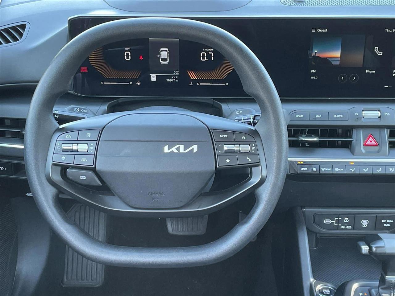 Used 2025 Kia K4 LX image 18