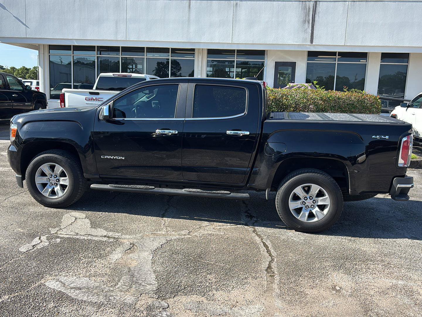 Used 2016 GMC Canyon SLE w/ SLE Convenience Package AWD/4WD image 4
