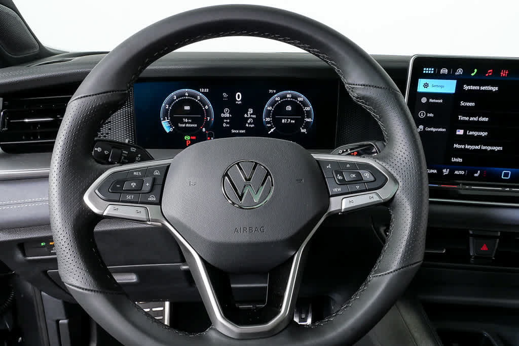New 2026 Volkswagen Tiguan SE R-Line FWD image 8
