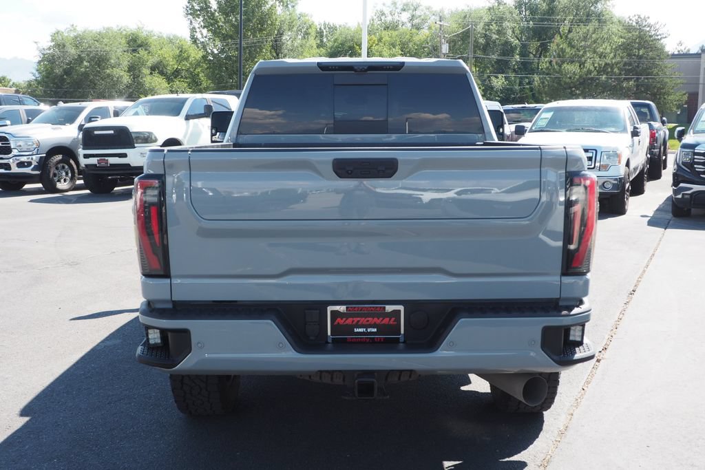 Used 2024 GMC Sierra 2500 AT4 w/ AT4 Premium Plus Package AWD/4WD image 5