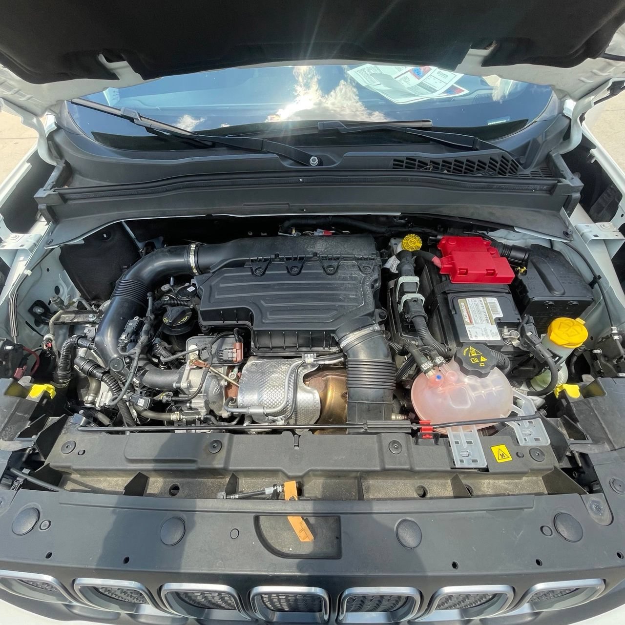 Used 2023 Jeep Renegade Latitude AWD/4WD image 26