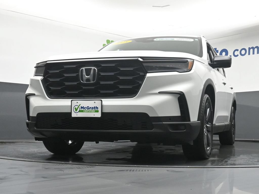 Used 2025 Honda Pilot Sport image 7