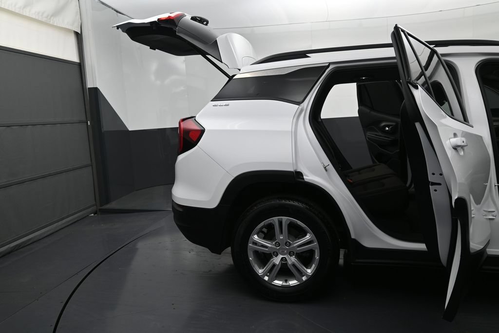 Certified 2024 GMC Terrain SLE w/ Driver Convenience Package FWD image 10