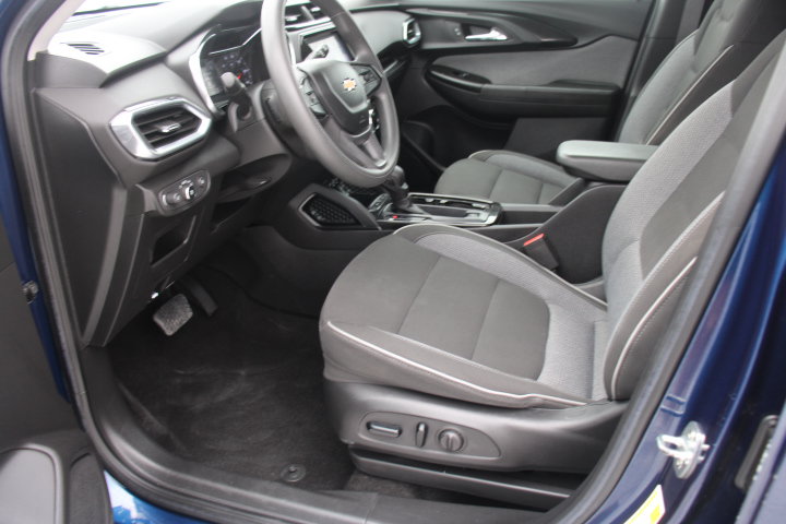 Used 2022 Chevrolet TrailBlazer LT w/ Convenience Package FWD image 11