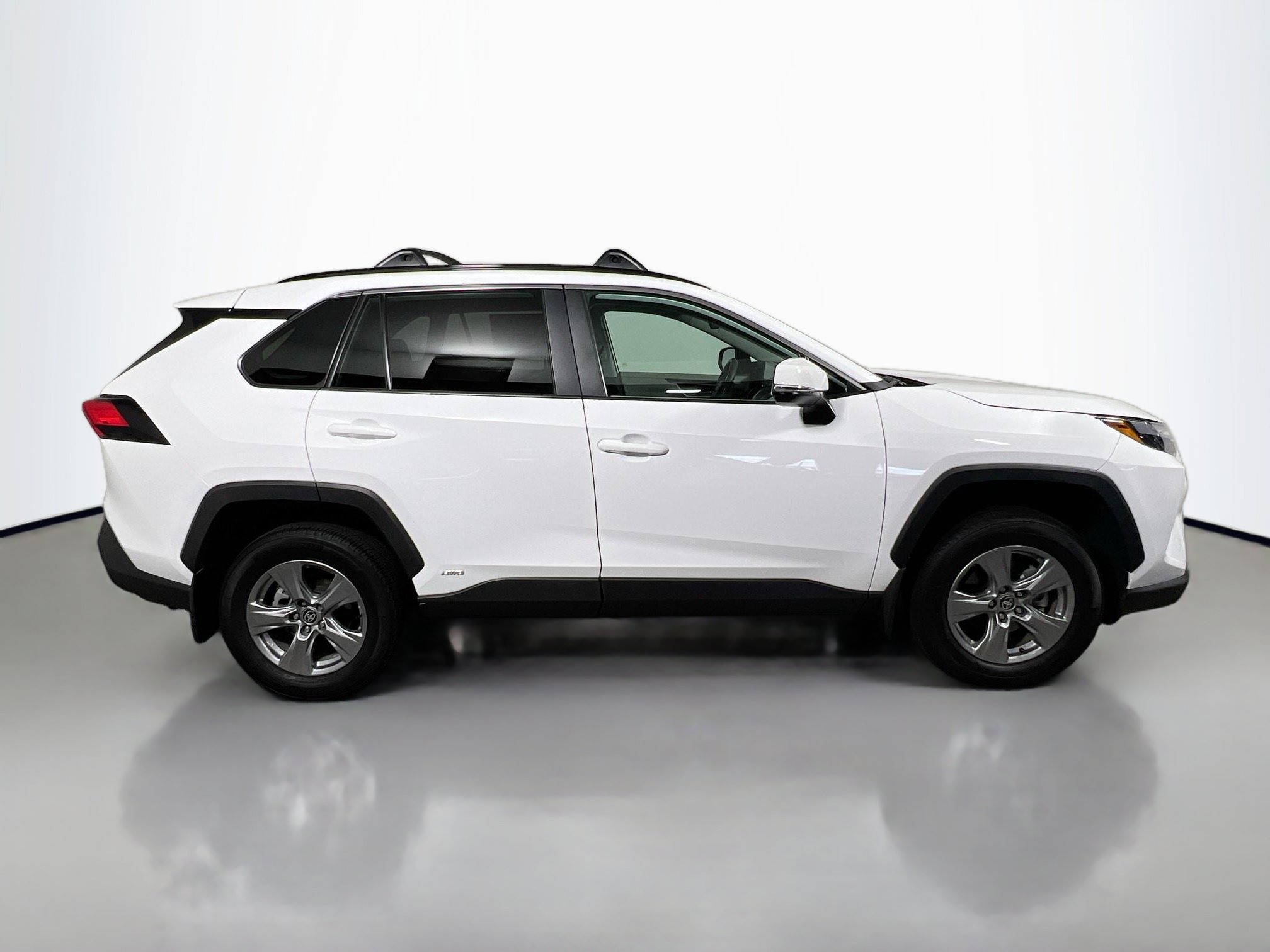 Used 2025 Toyota RAV4 XLE AWD/4WD image 3