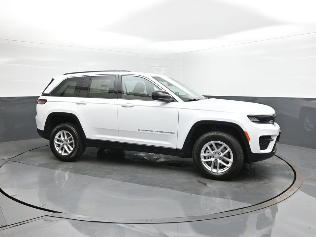 New 2025 Jeep Grand Cherokee Laredo X w/ Luxury Tech Group I image 17