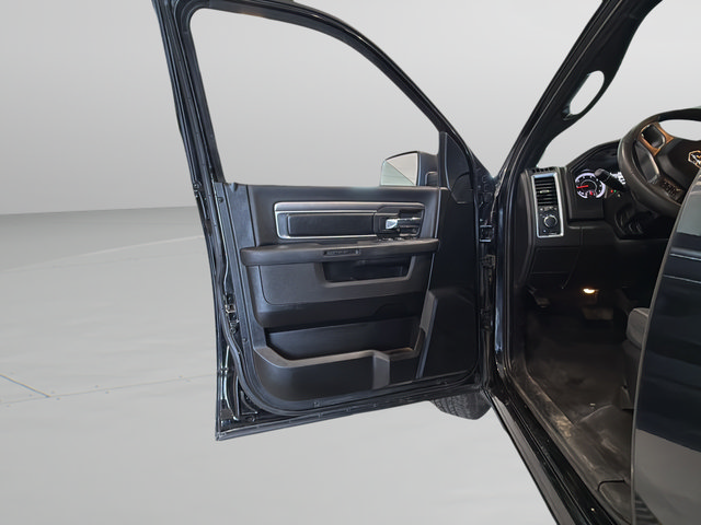 Used 2023 RAM 1500 Warlock AWD/4WD image 34