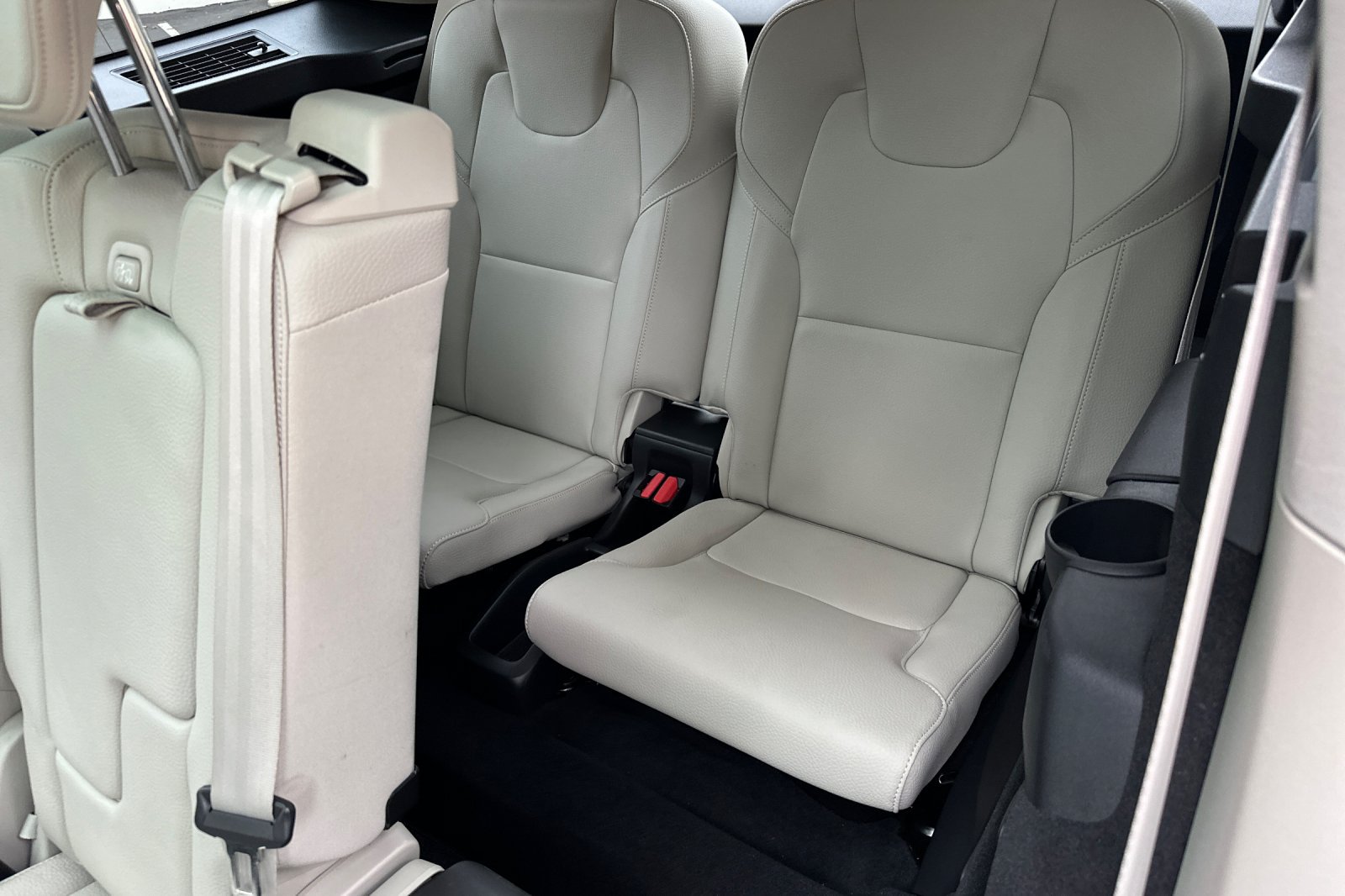 Used 2025 Volvo XC90 T8 Plus AWD/4WD image 17