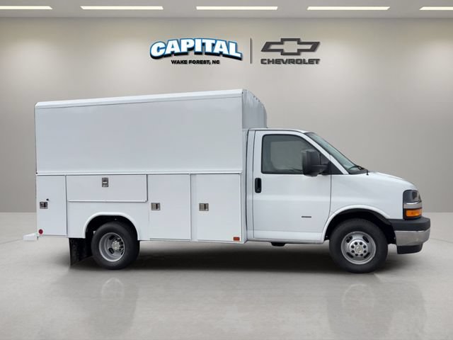 New 2025 Chevrolet Express 3500 w/ Power Convenience Package RWD image 6