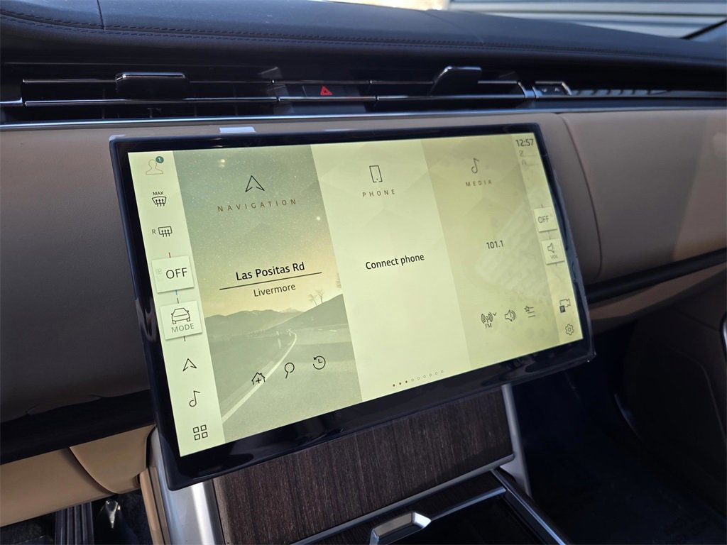 New 2026 Land Rover Range Rover SE image 13