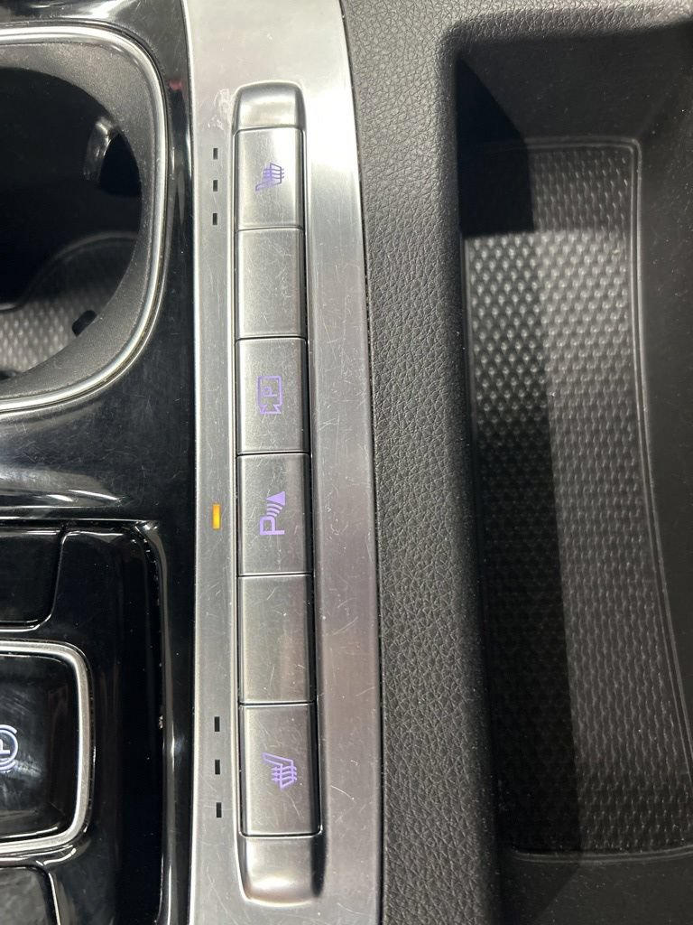 Certified 2023 Kia Carnival EX FWD image 29
