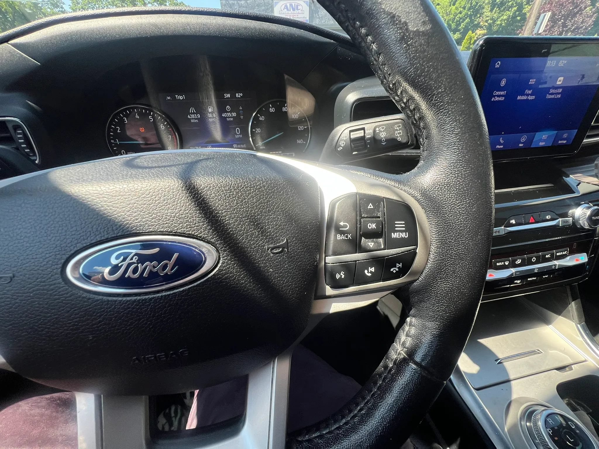 Used 2021 Ford Explorer Limited w/ Equipment Group 301A AWD/4WD image 21