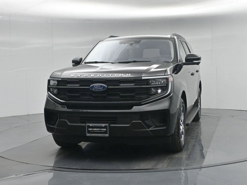 Used 2025 Ford Expedition Active AWD/4WD image 61