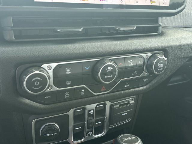 New 2026 Jeep Gladiator Sport AWD/4WD image 28