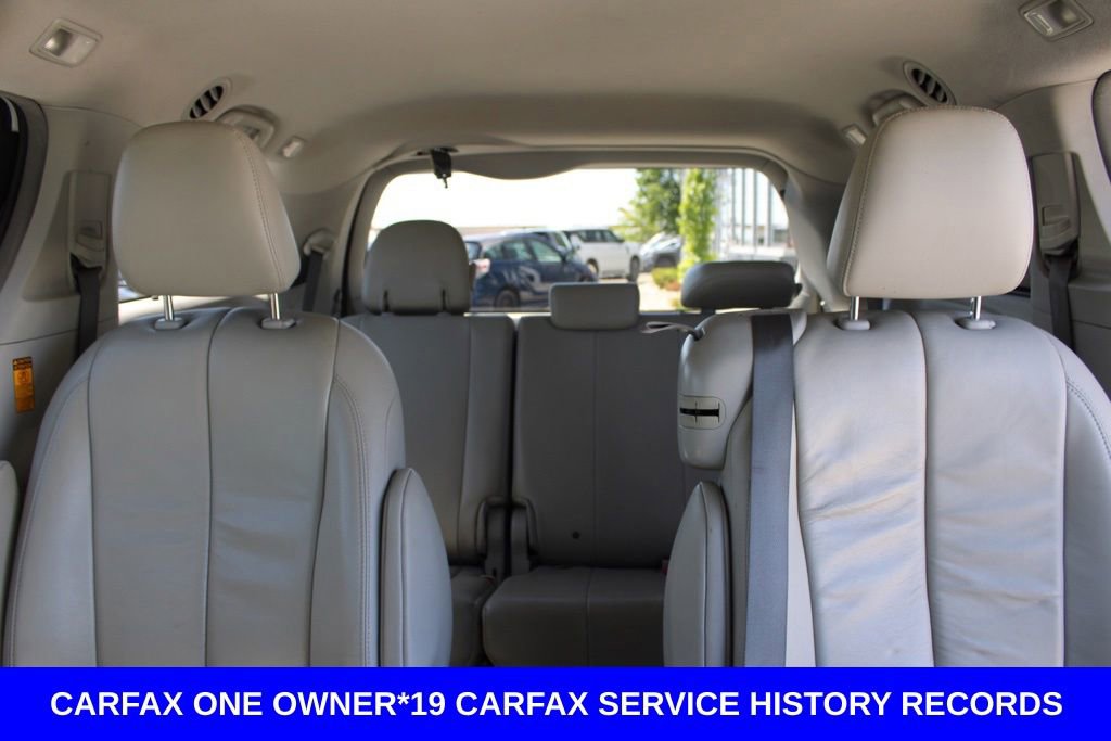 Used 2014 Toyota Sienna XLE w/ XLE Premium Package FWD image 29