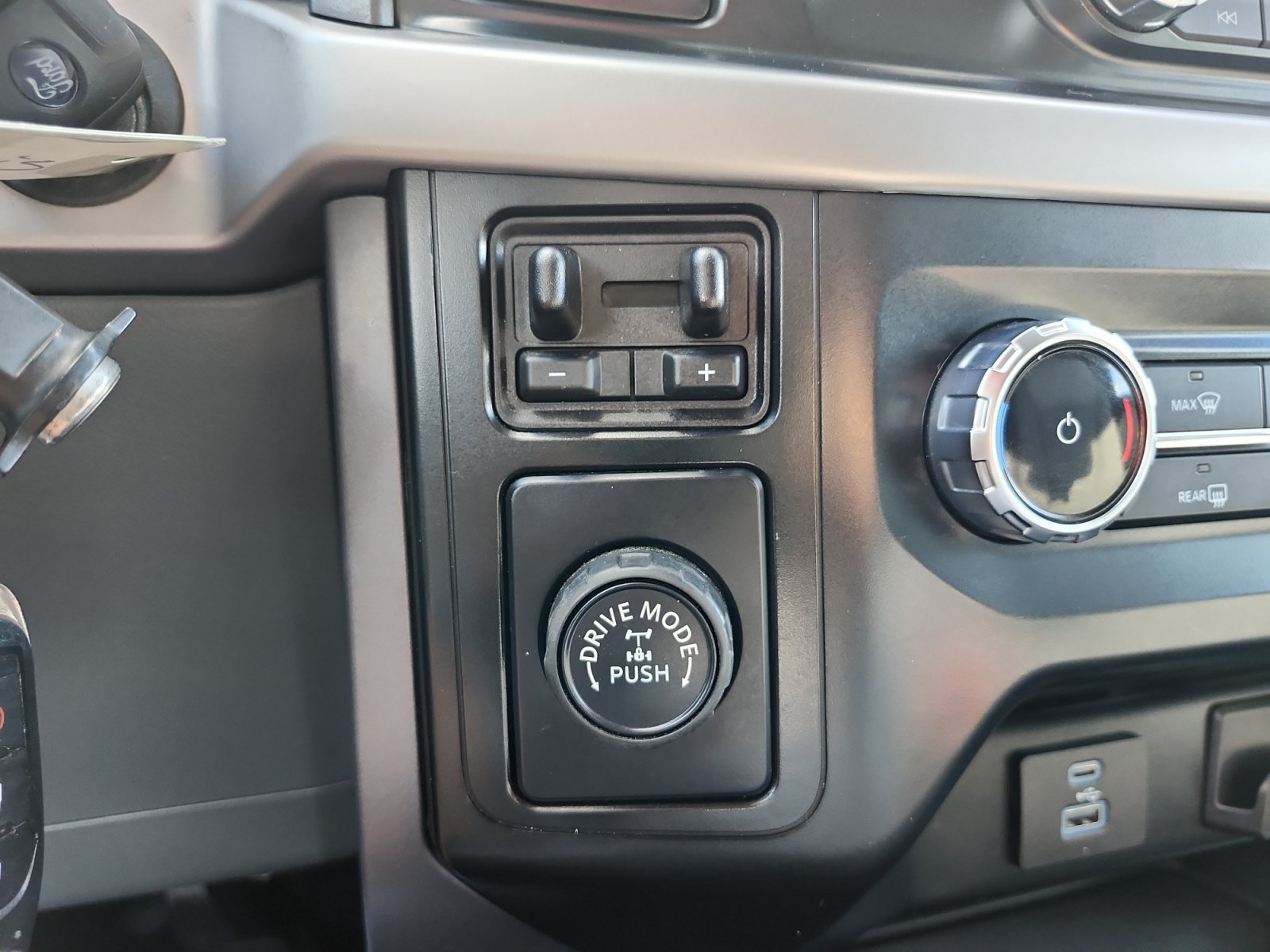 Used 2023 Ford F150 XLT w/ Equipment Group 301A Mid RWD image 21