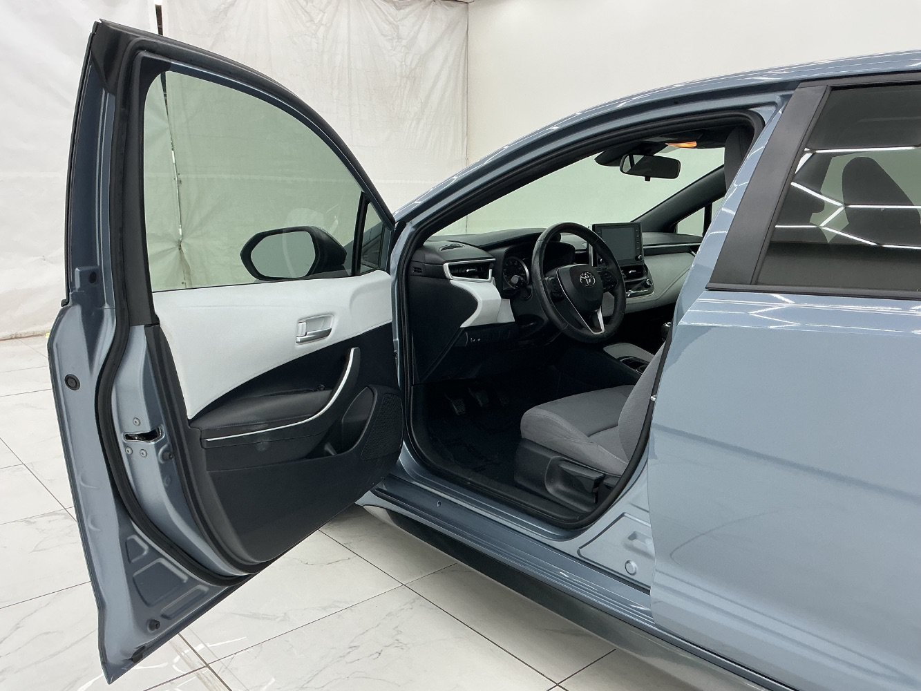 Used 2020 Toyota Corolla SE FWD image 16