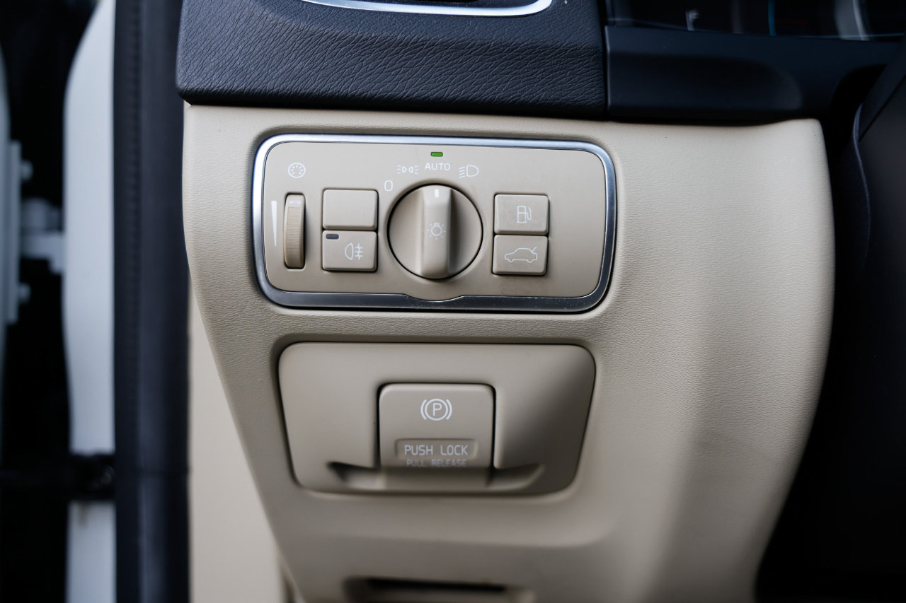 Used 2015 Volvo S60 T5 Platinum image 40