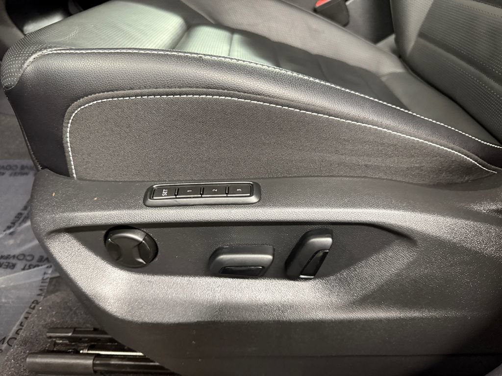 Used 2024 Volkswagen Atlas SEL AWD/4WD image 10