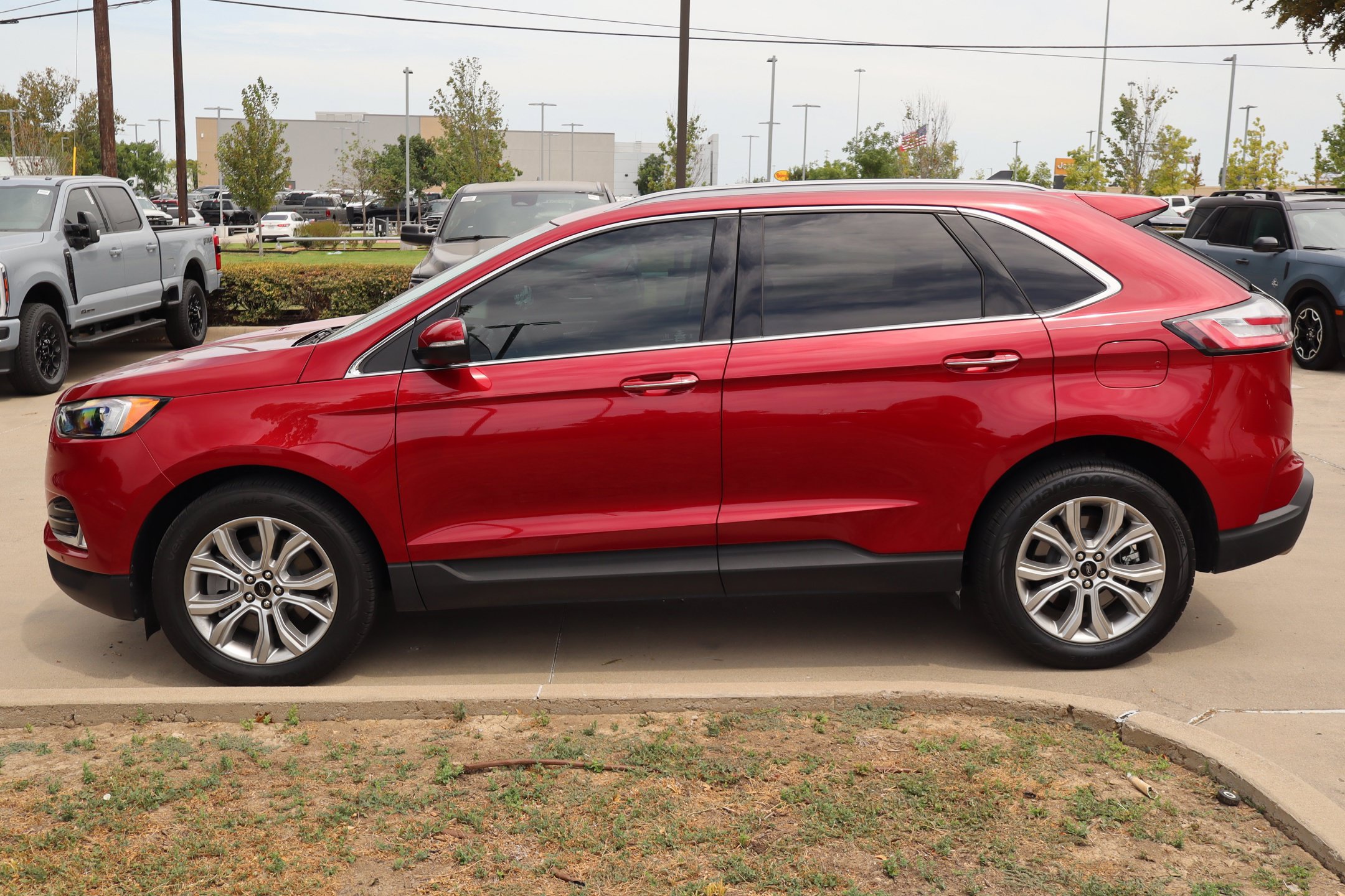 Used 2024 Ford Edge Titanium AWD/4WD image 7