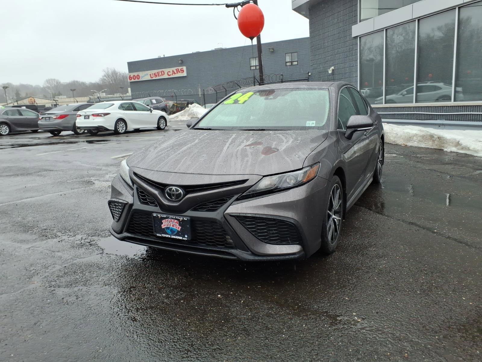 Certified 2024 Toyota Camry SE image 3