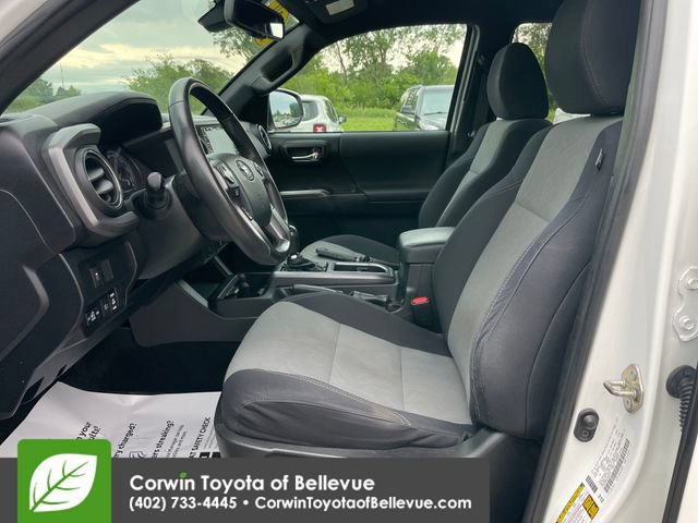 Used 2020 Toyota Tacoma TRD Off-Road w/ Blackout Package AWD/4WD image 17