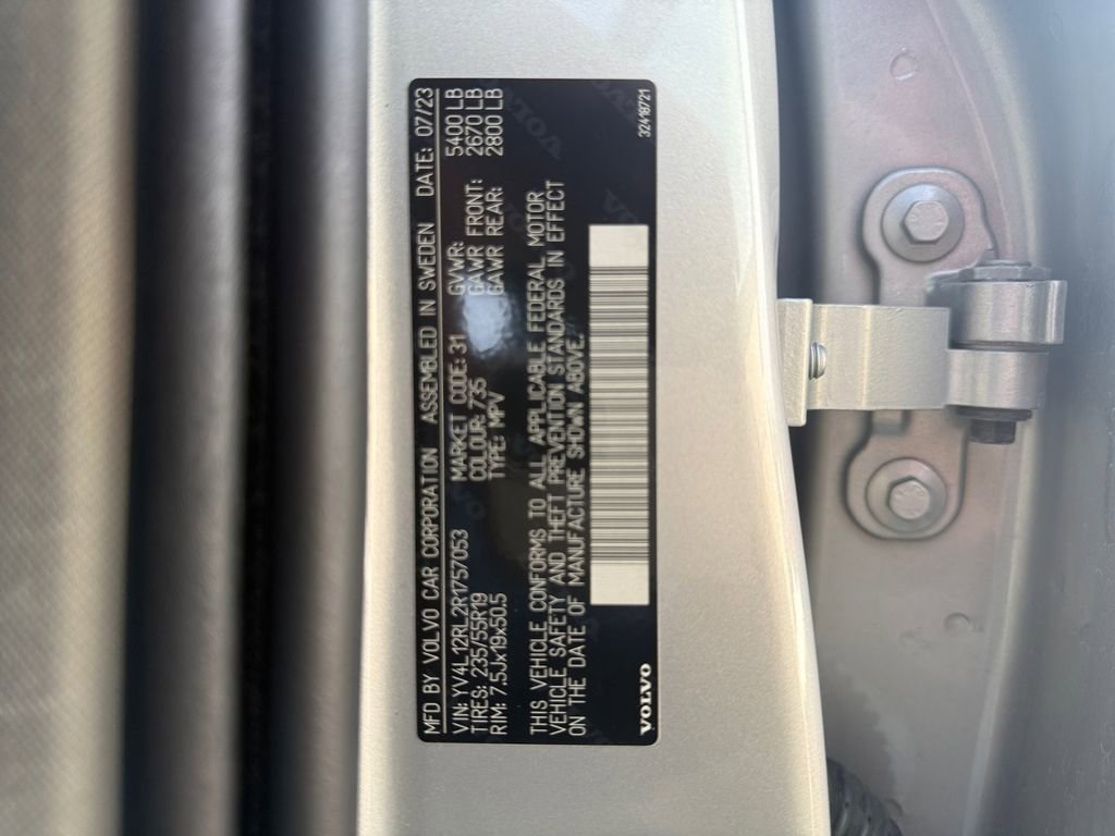 Used 2024 Volvo XC60 B5 Plus image 24