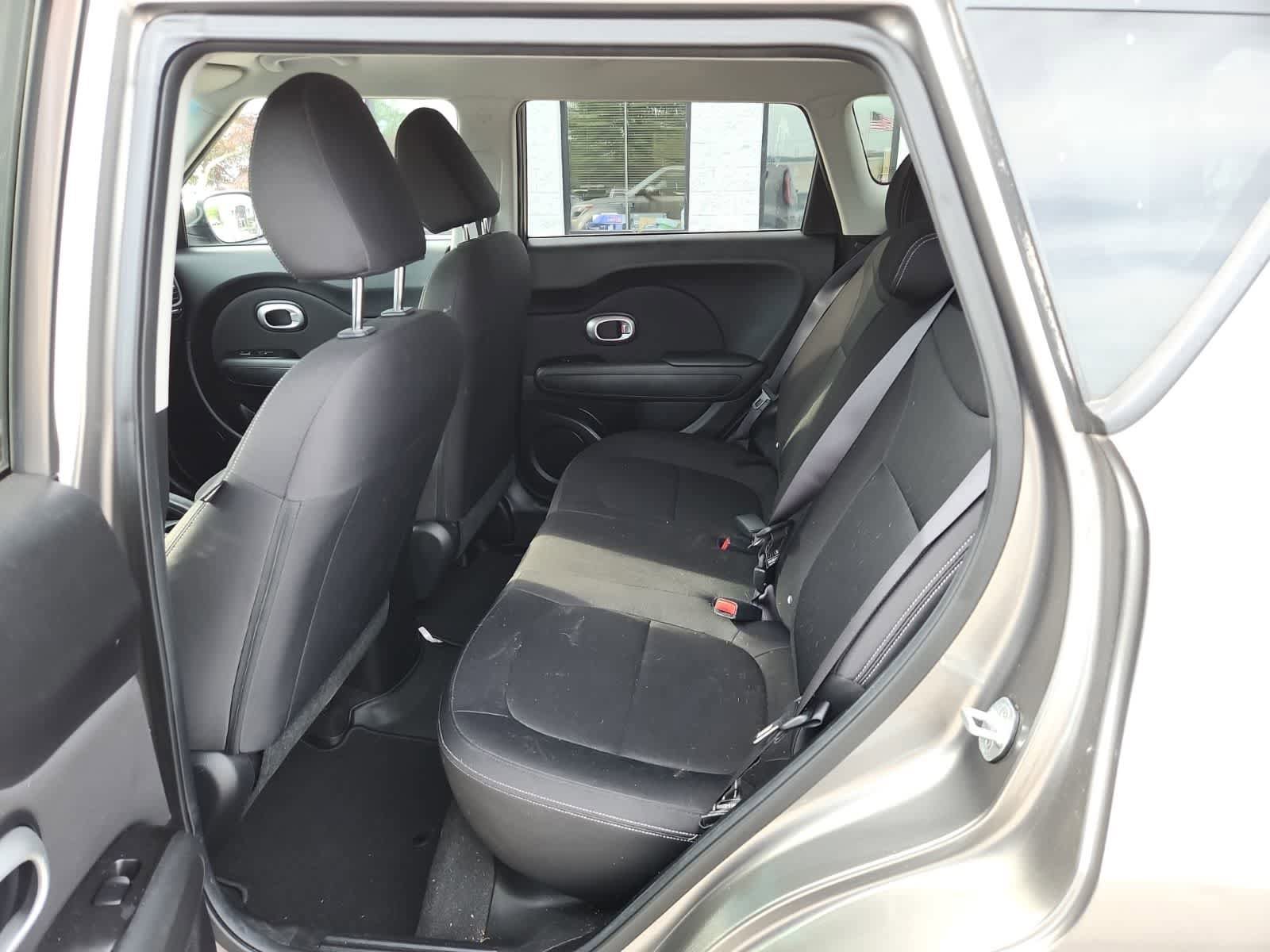 Used 2015 Kia Soul FWD image 26