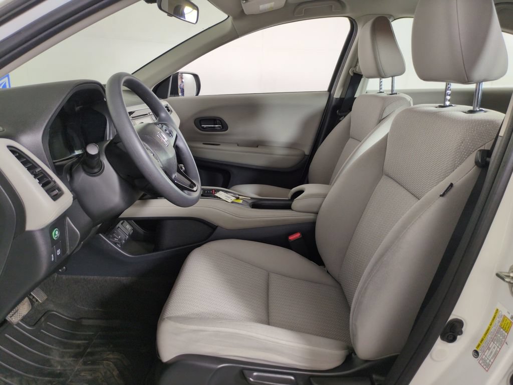 Used 2017 Honda HR-V LX image 11