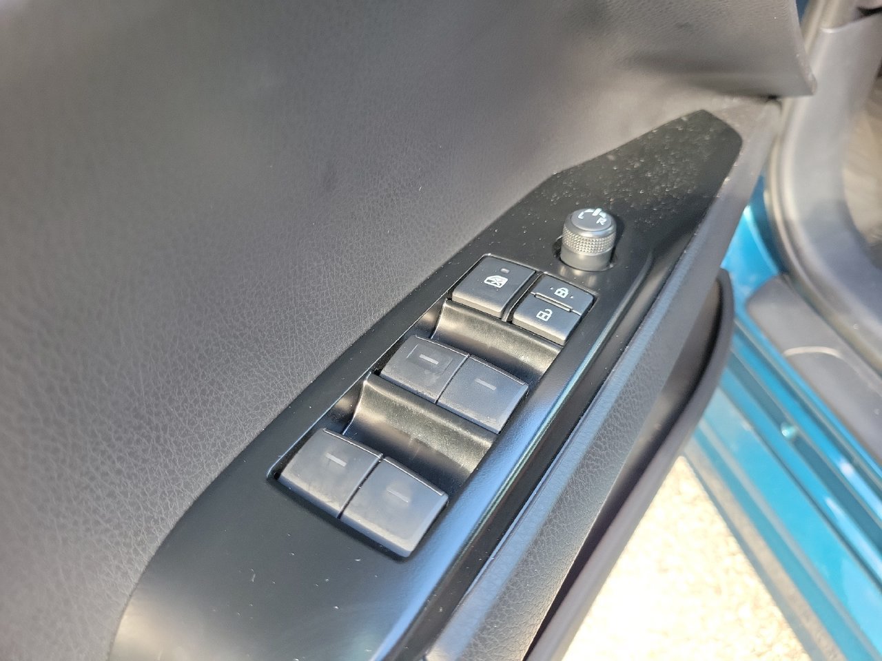 Used 2025 Toyota Camry XSE FWD image 15
