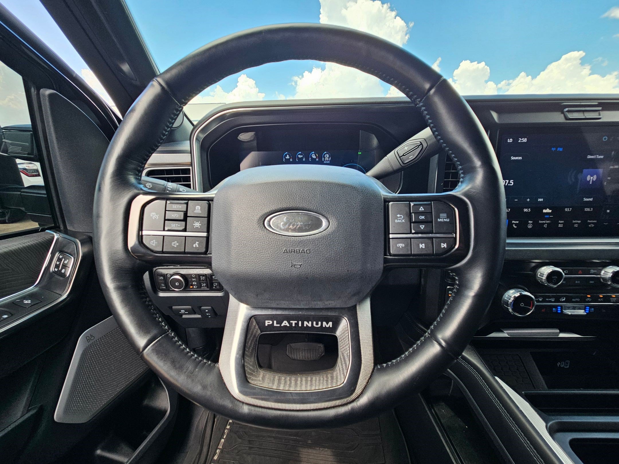 Used 2025 Ford F350 Platinum AWD/4WD image 16