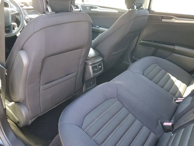 Used 2015 Ford Fusion SE FWD image 12