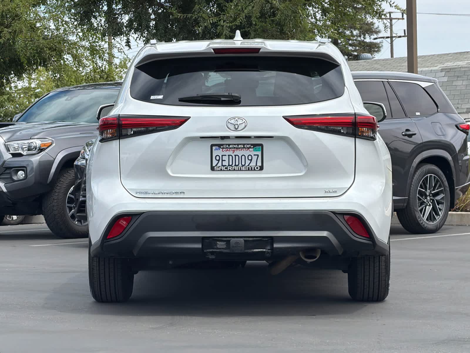 Used 2023 Toyota Highlander XLE FWD image 8