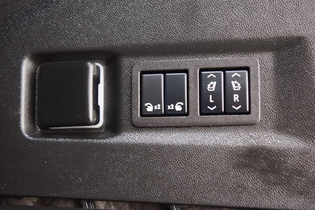 Used 2024 Chevrolet Tahoe RST w/ Luxury Package AWD/4WD image 23