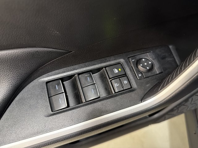 Used 2025 Toyota RAV4 XLE FWD image 18