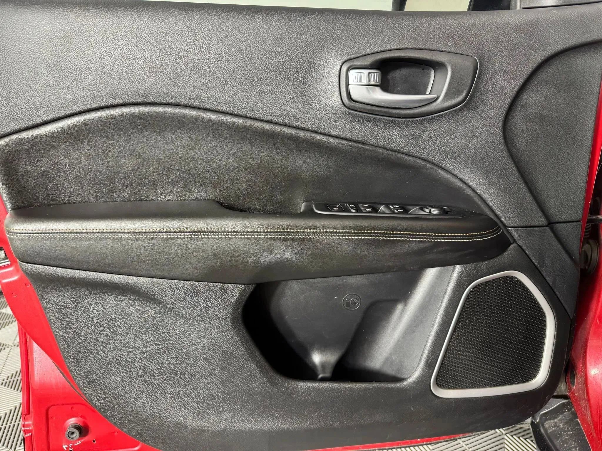Used 2019 Jeep Compass Latitude w/ Popular Equipment Group FWD image 35