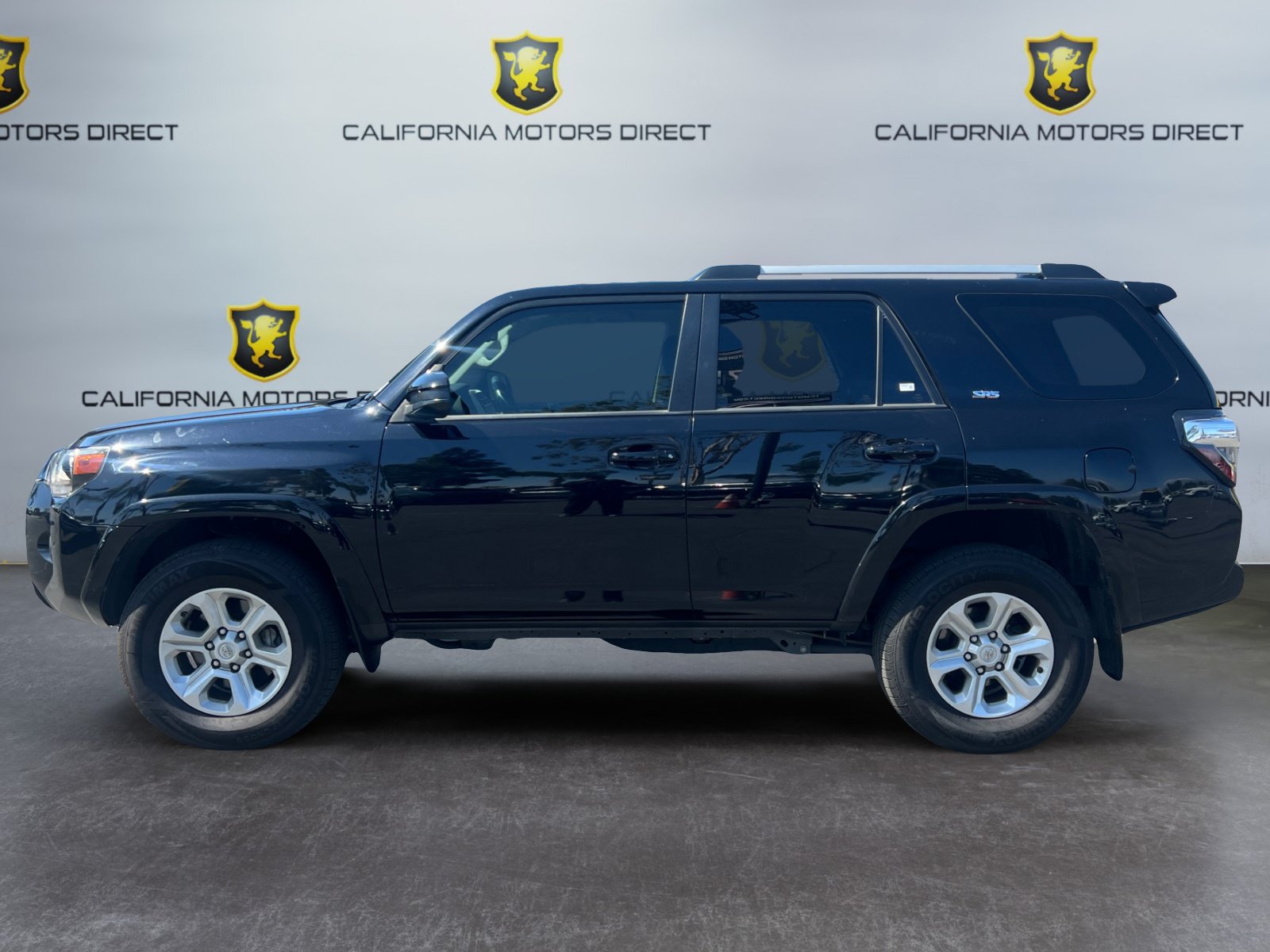 Used 2021 Toyota 4Runner SR5 AWD/4WD image 2