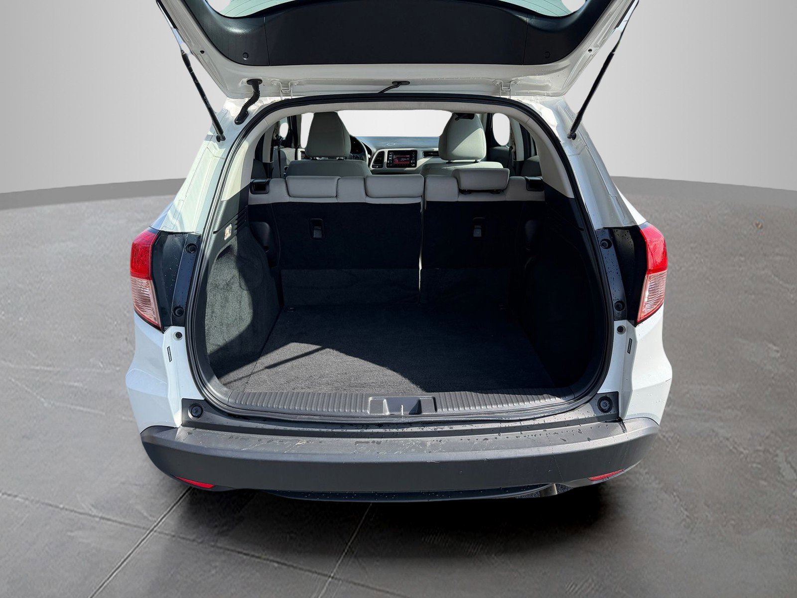 Used 2020 Honda HR-V LX image 8