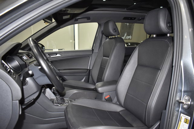 Used 2020 Volkswagen Tiguan SE R-Line image 25