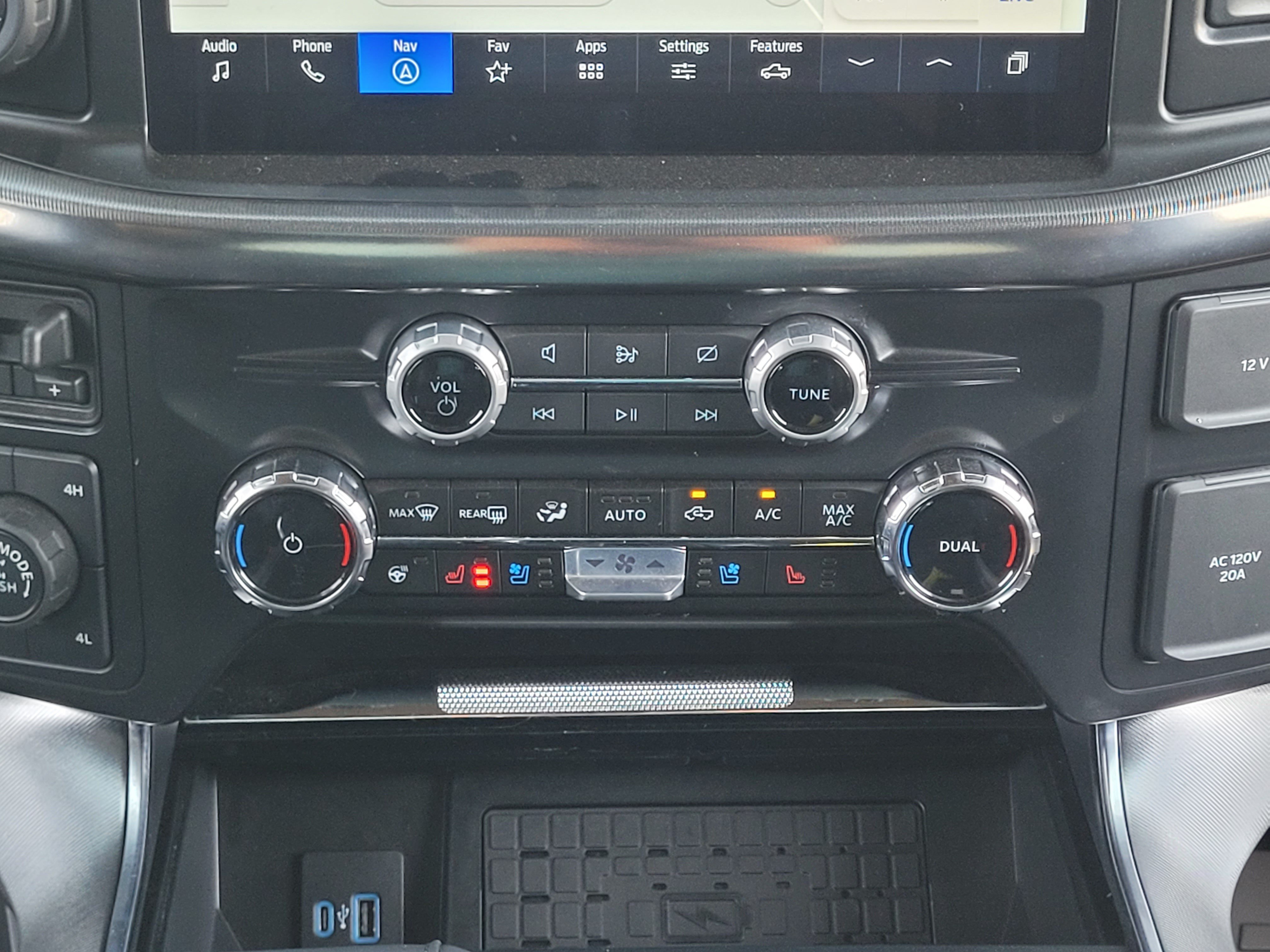 Used 2024 Ford F150 Platinum w/ FX4 Off-Road Package AWD/4WD image 16