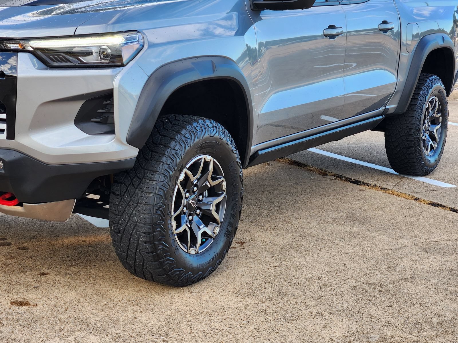 Used 2023 Chevrolet Colorado ZR2 w/ ZR2 Convenience Package III AWD/4WD image 12