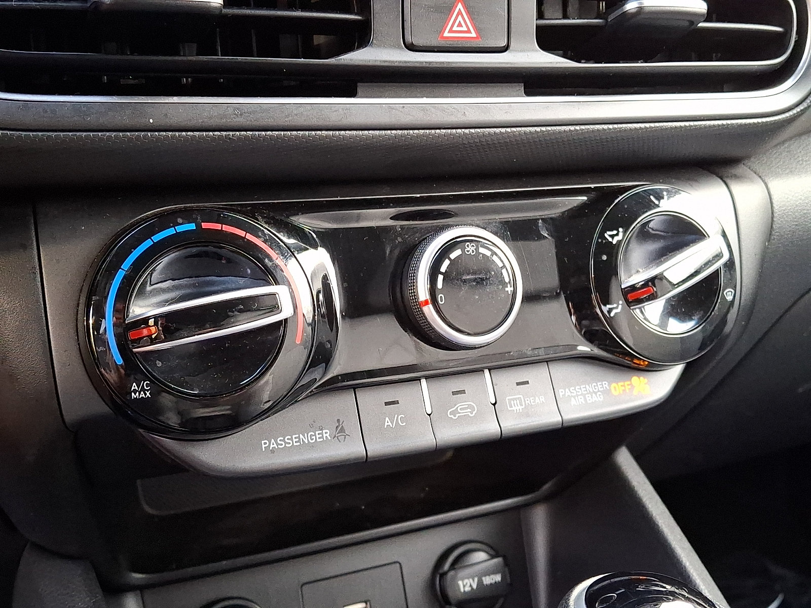 Certified 2023 Hyundai Kona SEL AWD/4WD image 18