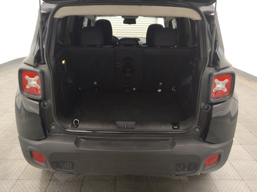 Used 2020 Jeep Renegade Altitude FWD image 29