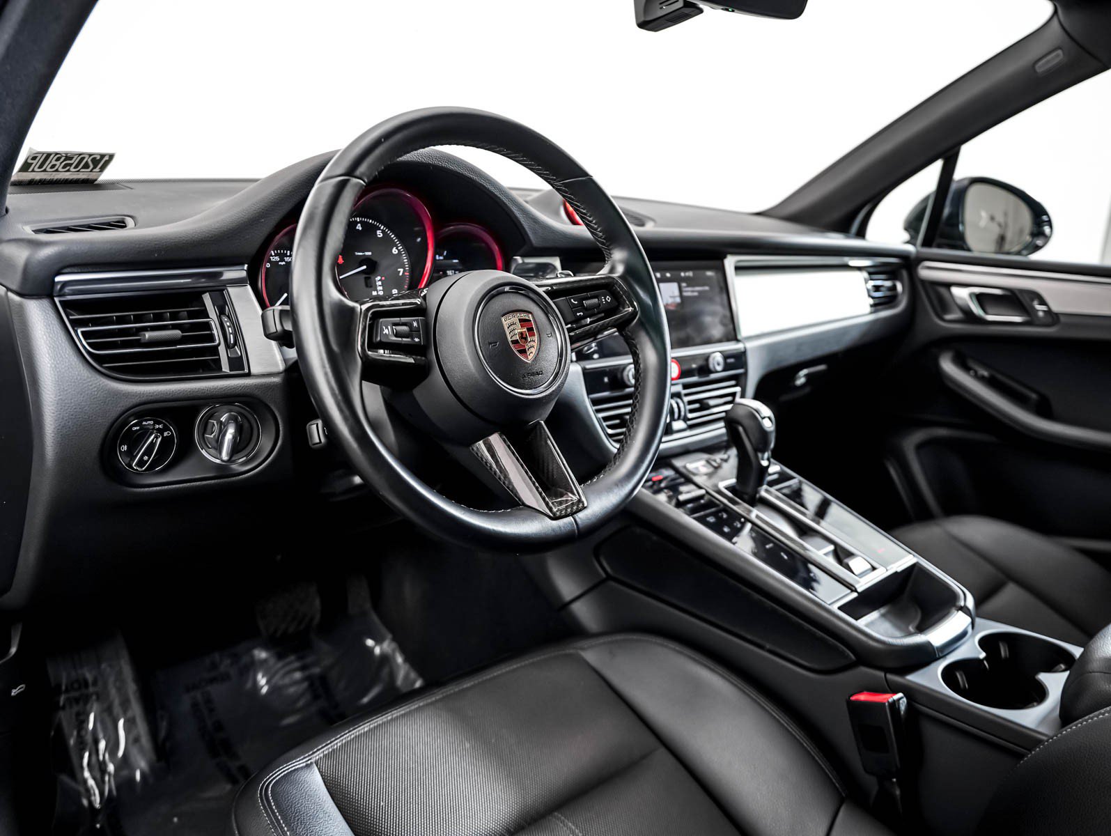 Certified 2023 Porsche Macan S AWD/4WD image 4