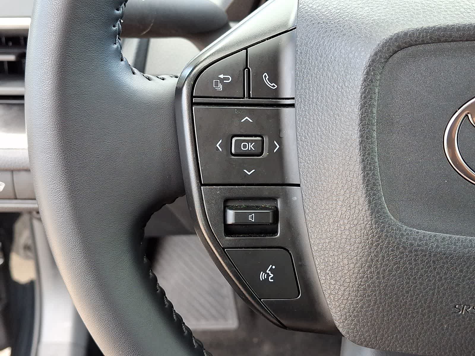 Certified 2025 Toyota Prius LE FWD image 23