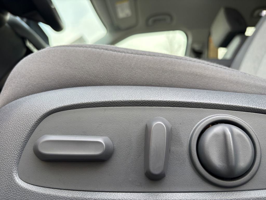 Used 2019 Chevrolet Blazer LT image 11