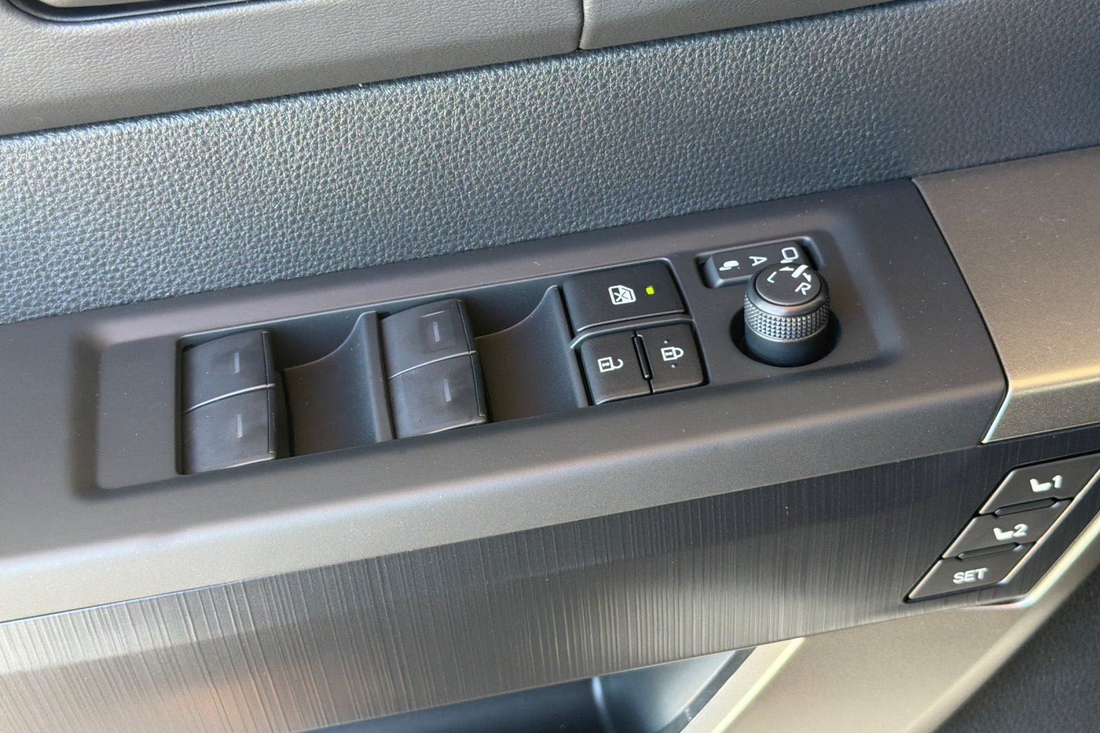 New 2026 Toyota Tundra Platinum AWD/4WD image 13